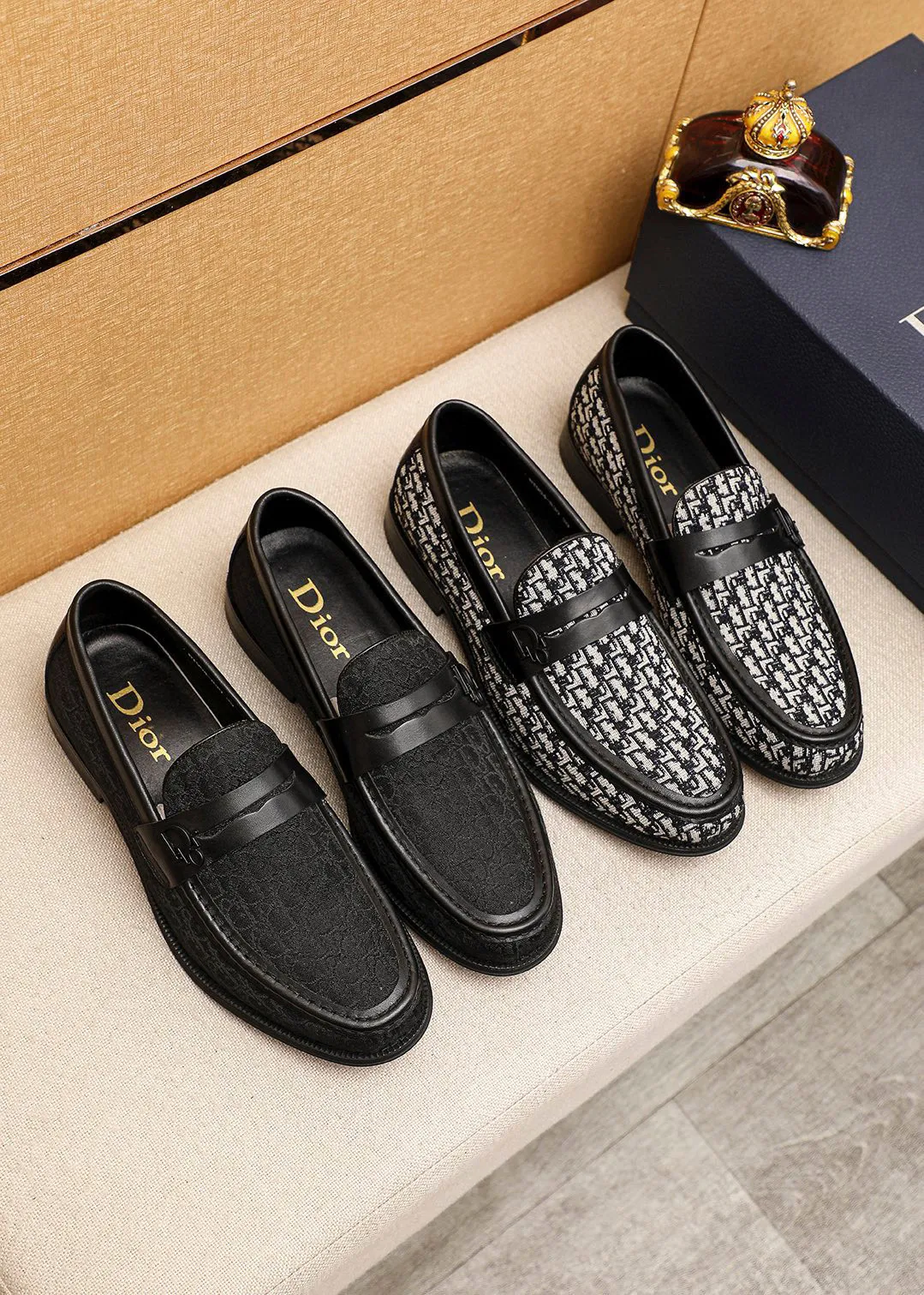 Men's shoes 💰480 💐 Product trademark: Dior "Dior" casual leather shoes Regular size: 39-44 (38.45.46🉑️Customized) Product materials: Selected Italian imported first-layer calfskin upper, imported water-dyed 🐂 cowhide lining. Strong three-dimensional visual effect, original outsole color: 2 colors available